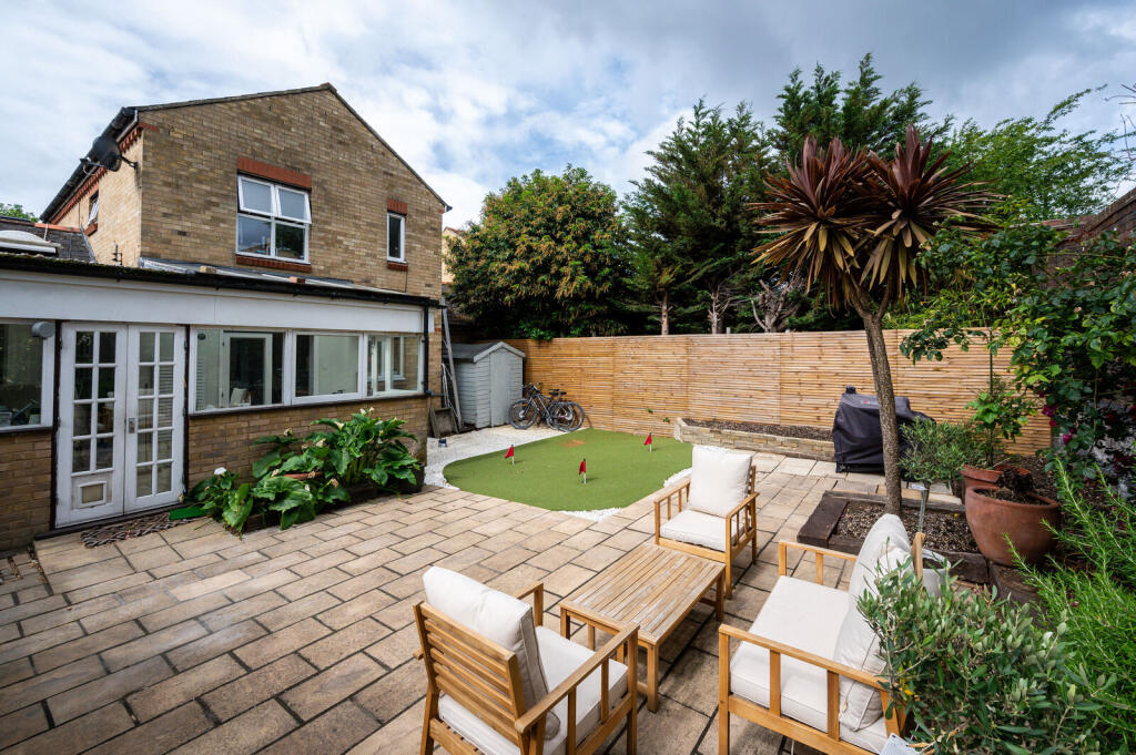 3 bed Semi Detached for rent in Bermondsey. From Foxtons - London Bridge 3 bed Semi Detached for rent in Bermondsey. From Foxtons - London Bridge