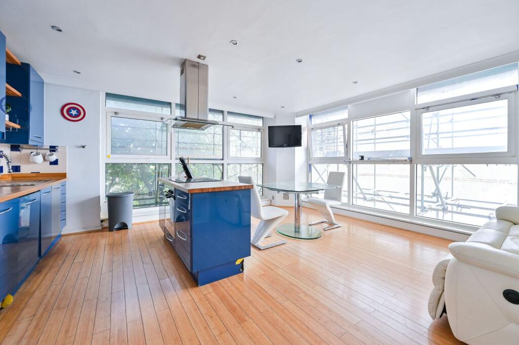 2 bed 1st Floor Flat for rent in Deptford. From Foxtons - London Bridge