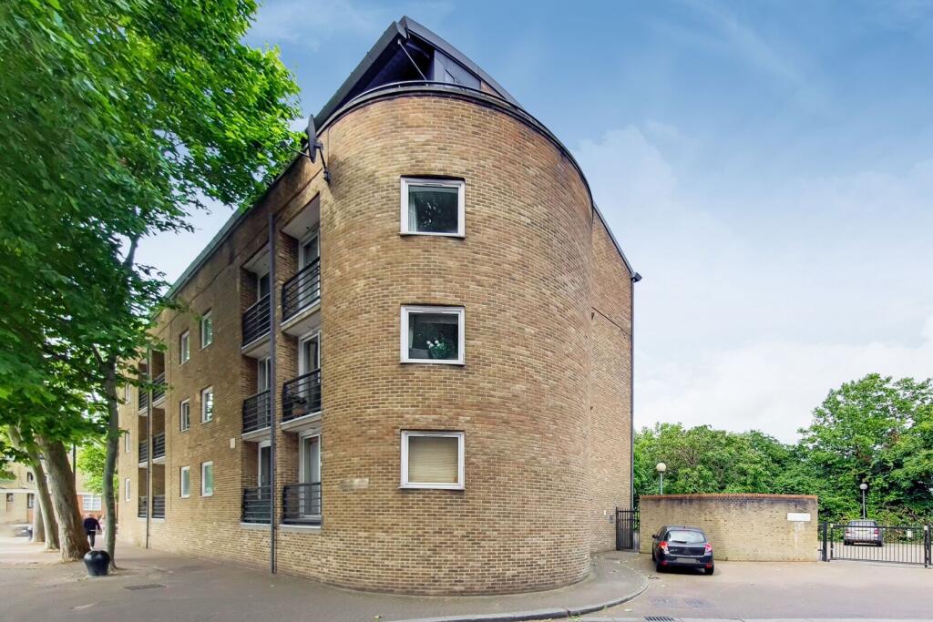 2 bed 1st Floor Flat for rent in Deptford. From Foxtons - London Bridge
