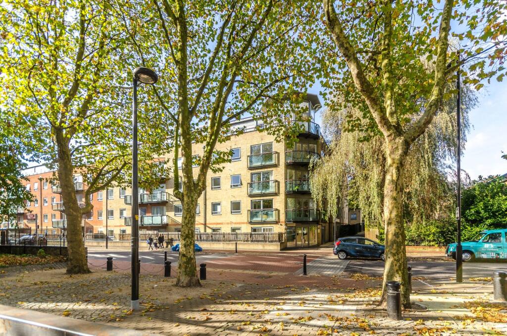 2 bed 1st Floor Flat for rent in London. From Foxtons - London Bridge