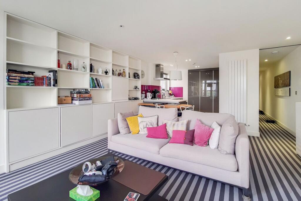 1 bed 1st Floor Flat for rent in London. From Foxtons - London Bridge
