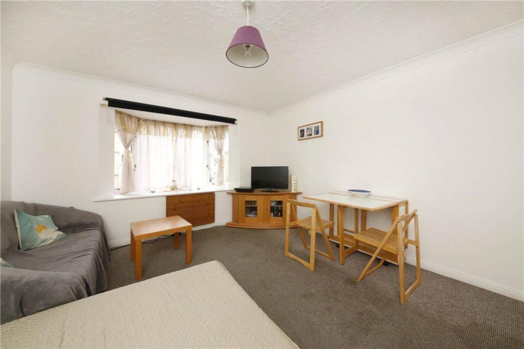 2 bed 1st Floor Flat for rent in Bermondsey. From Foxtons - London Bridge