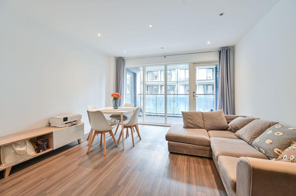 2 bed 1st Floor Flat for rent in London. From Foxtons - London Bridge 2 bed 1st Floor Flat for rent in London. From Foxtons - London Bridge