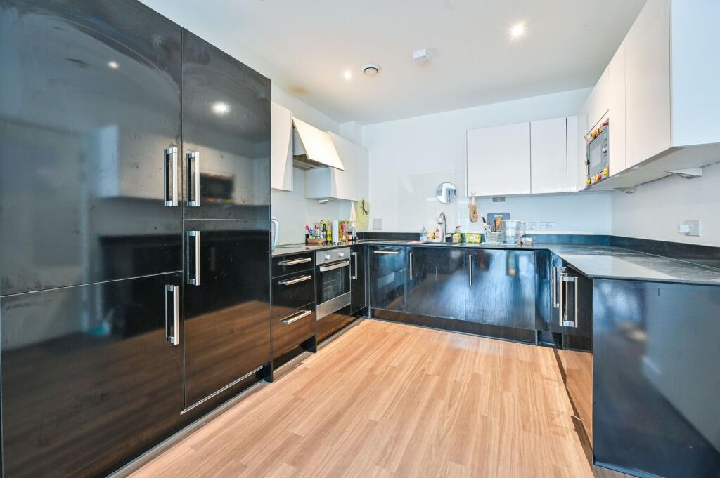 2 bed 1st Floor Flat for rent in London. From Foxtons - London Bridge 2 bed 1st Floor Flat for rent in London. From Foxtons - London Bridge