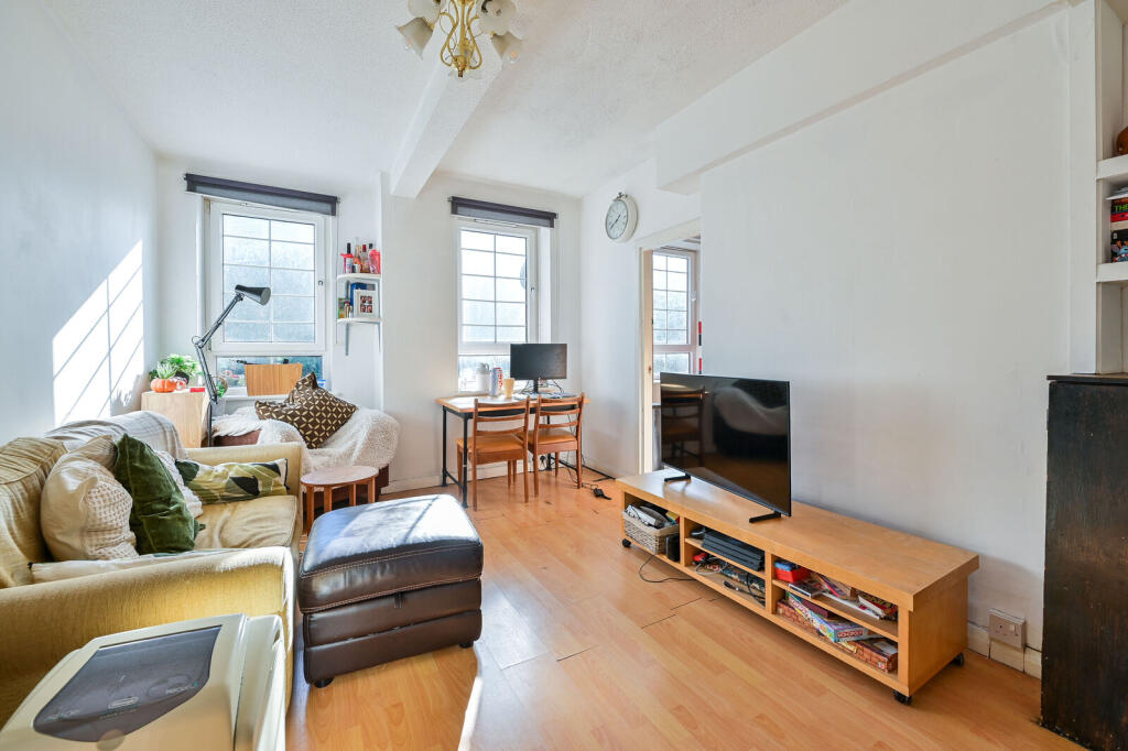 3 bed 1st Floor Flat for rent in London. From Foxtons - London Bridge 3 bed 1st Floor Flat for rent in London. From Foxtons - London Bridge