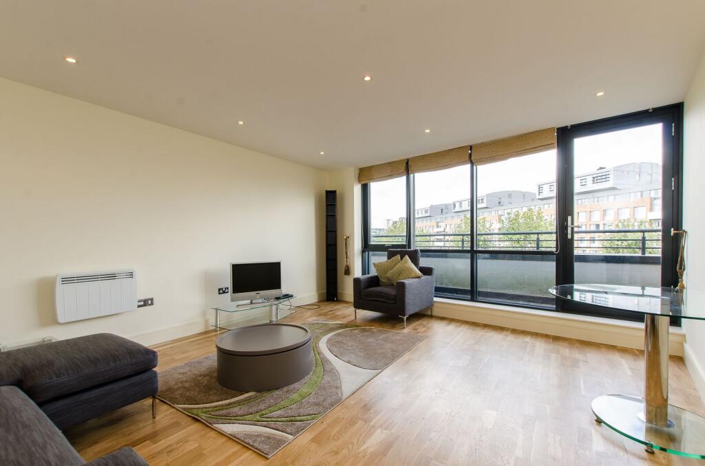 2 bed 1st Floor Flat for rent in London. From Foxtons - London Bridge