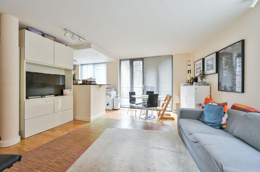 2 bed 1st Floor Flat for rent in London. From Foxtons - London Bridge