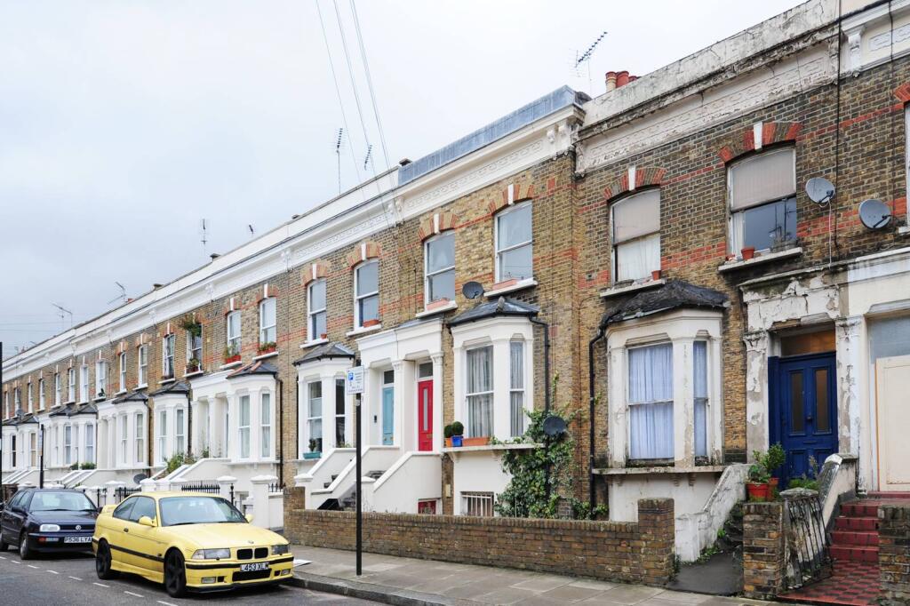 1 bed 1st Floor Flat for rent in London. From Foxtons - Maida Vale