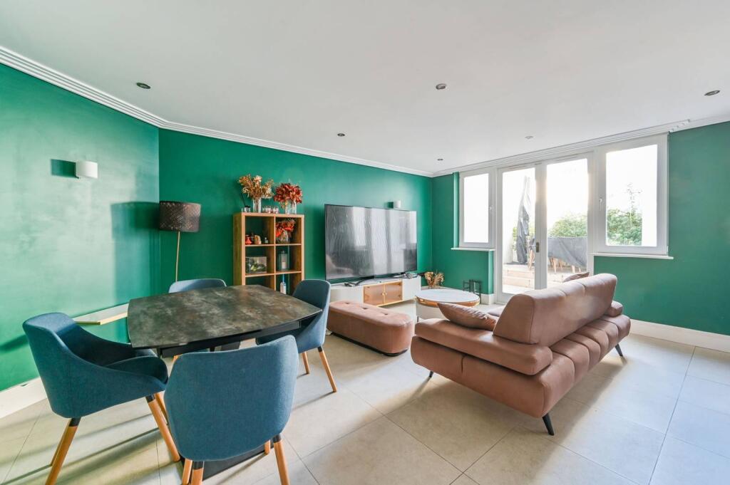 3 bed 1st Floor Flat for rent in London. From Foxtons - Maida Vale