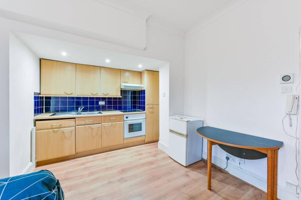 1 bed 1st Floor Flat for rent in London. From Foxtons - Maida Vale