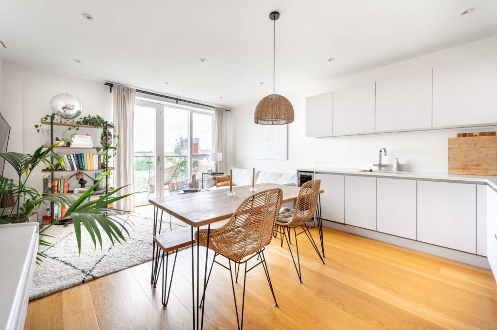 1 bed 1st Floor Flat for rent in Hampstead. From Foxtons - Maida Vale