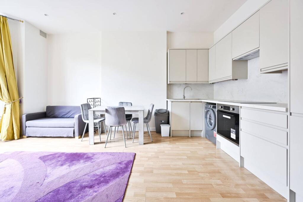2 bed 1st Floor Flat for rent in Paddington. From Foxtons - Maida Vale