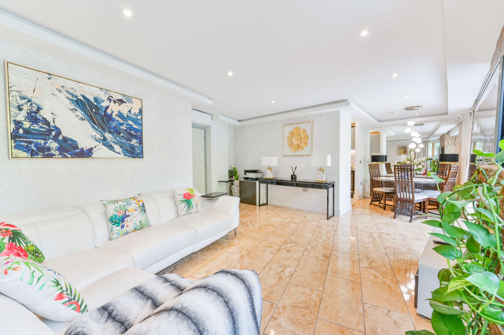 3 bed 1st Floor Flat for rent in London. From Foxtons - Maida Vale