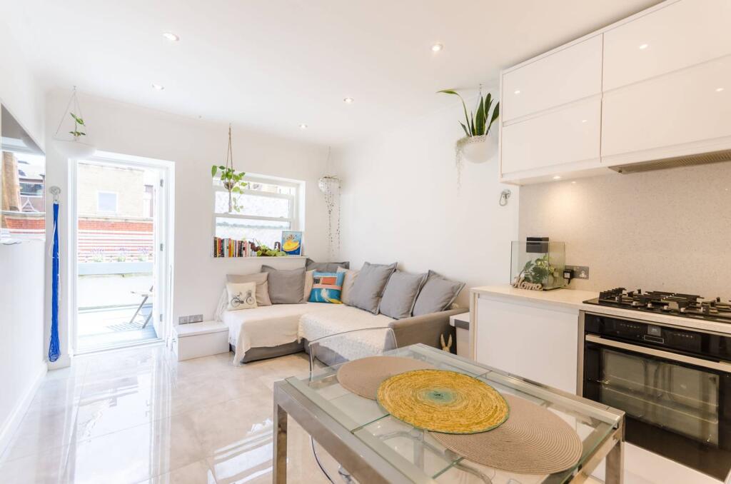1 bed 1st Floor Flat for rent in London. From Foxtons - Marylebone