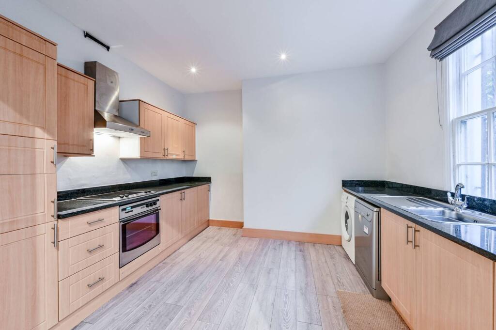 2 bed Mews for rent in London. From Foxtons - Marylebone
