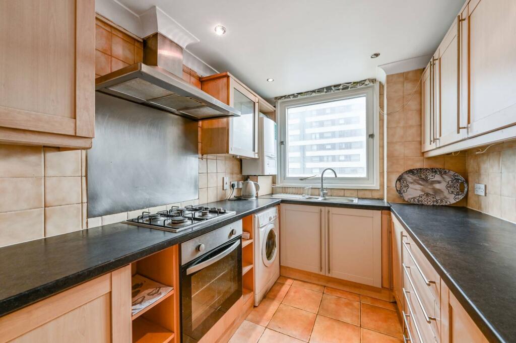 3 bed 1st Floor Flat for rent in London. From Foxtons - Marylebone