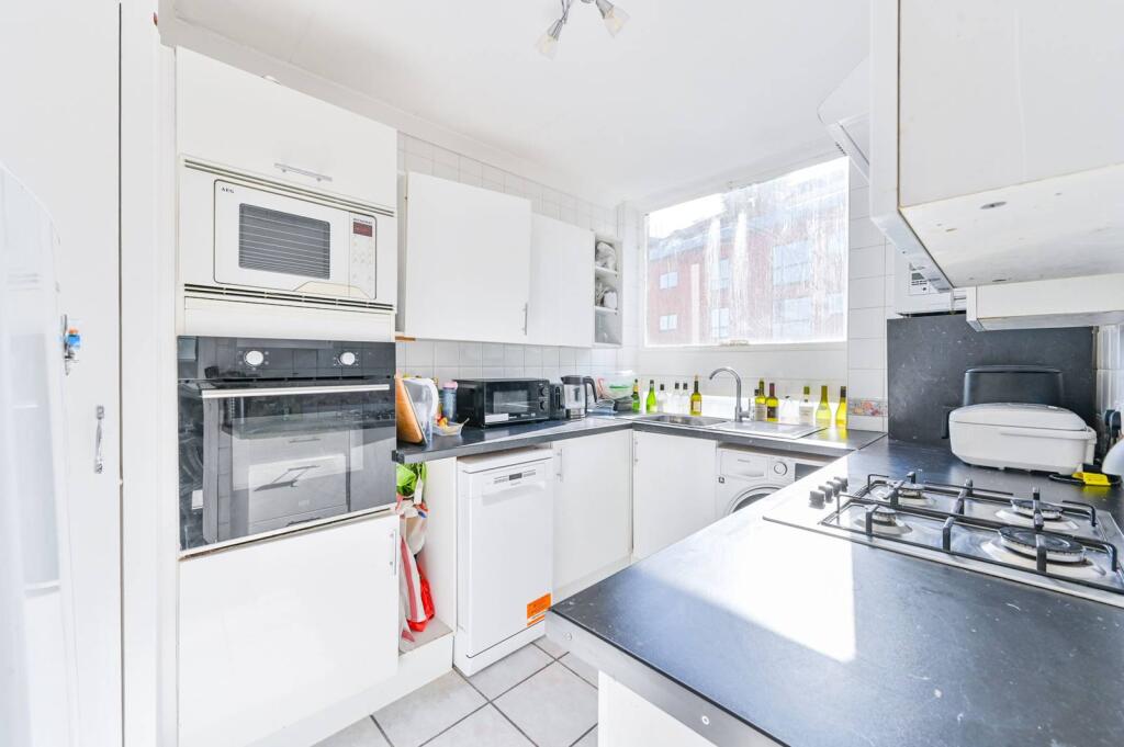 2 bed 1st Floor Flat for rent in London. From Foxtons - Marylebone