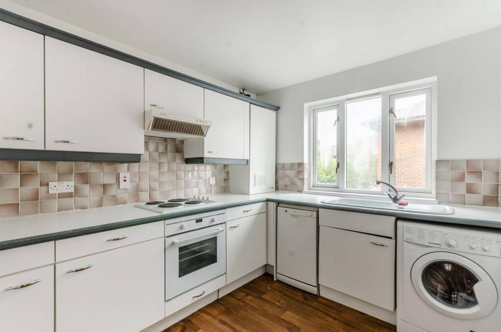2 bed 1st Floor Flat for rent in Camden Town. From Foxtons - Marylebone