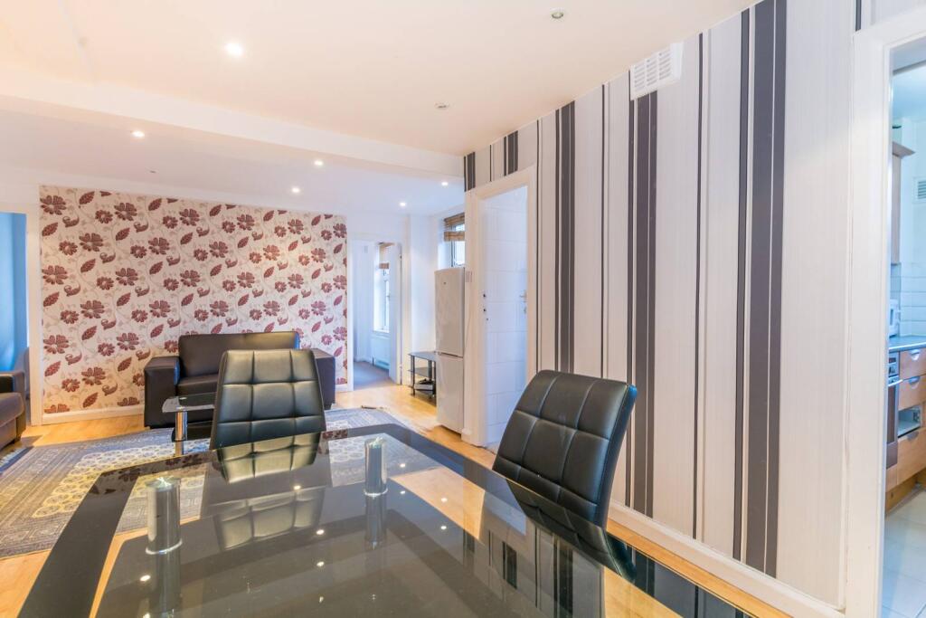 3 bed 1st Floor Flat for rent in London. From Foxtons - Marylebone