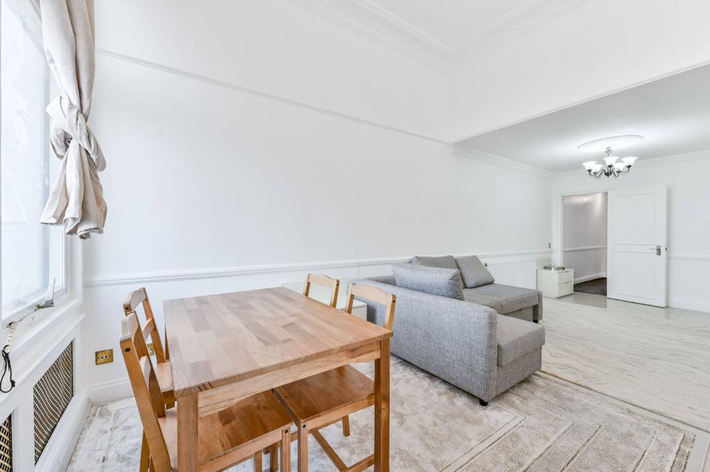 3 bed 1st Floor Flat for rent in London. From Foxtons - Marylebone