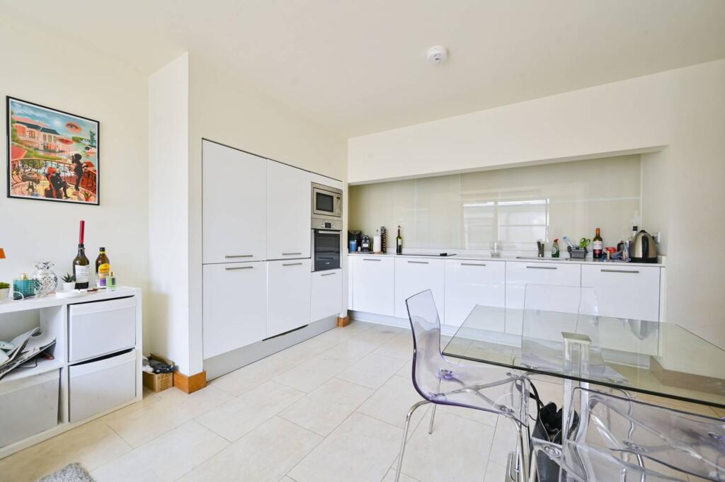 2 bed 1st Floor Flat for rent in London. From Foxtons - Marylebone