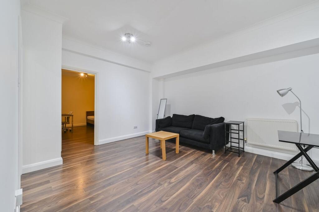 2 bed 1st Floor Flat for rent in Camden Town. From Foxtons - Marylebone 2 bed 1st Floor Flat for rent in Camden Town. From Foxtons - Marylebone