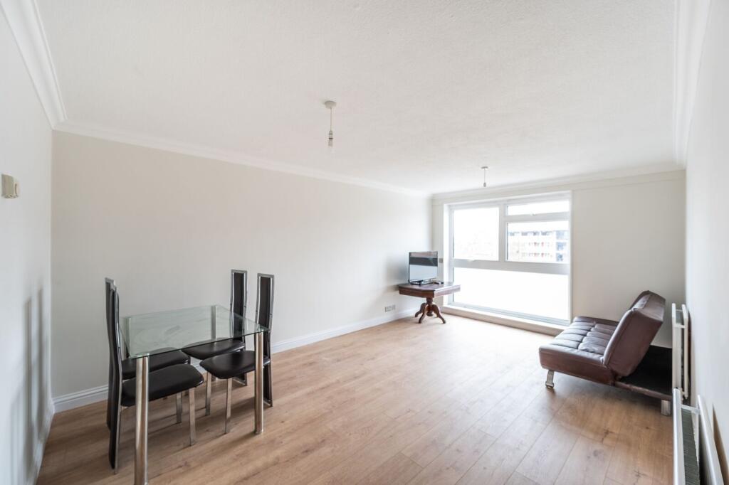 3 bed 1st Floor Flat for rent in Camden Town. From Foxtons - Marylebone