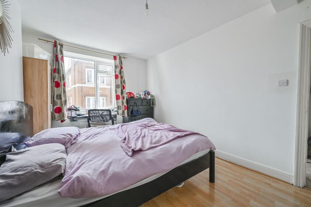 2 bed 1st Floor Flat for rent in Camden Town. From Foxtons - Marylebone