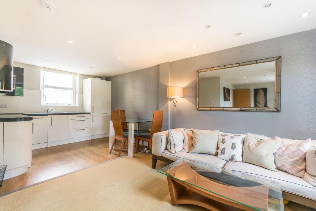 2 bed 1st Floor Flat for rent in London. From Foxtons - Marylebone