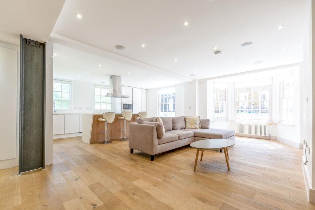3 bed 1st Floor Flat for rent in London. From Foxtons - Marylebone