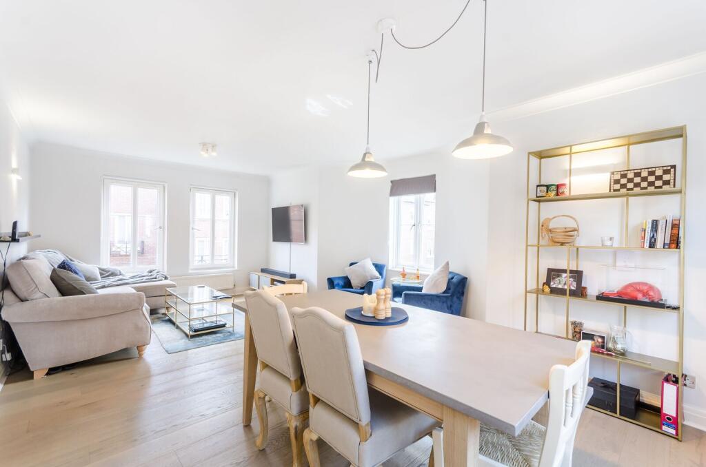 2 bed 1st Floor Flat for rent in Camden Town. From Foxtons - Marylebone