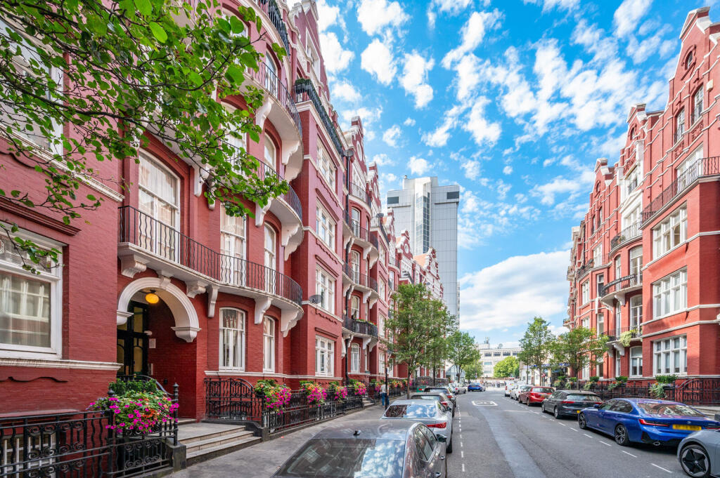 5 bed 1st Floor Flat for rent in London. From Foxtons - Marylebone