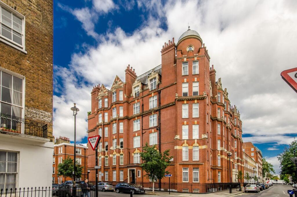 3 bed 1st Floor Flat for rent in London. From Foxtons - Marylebone