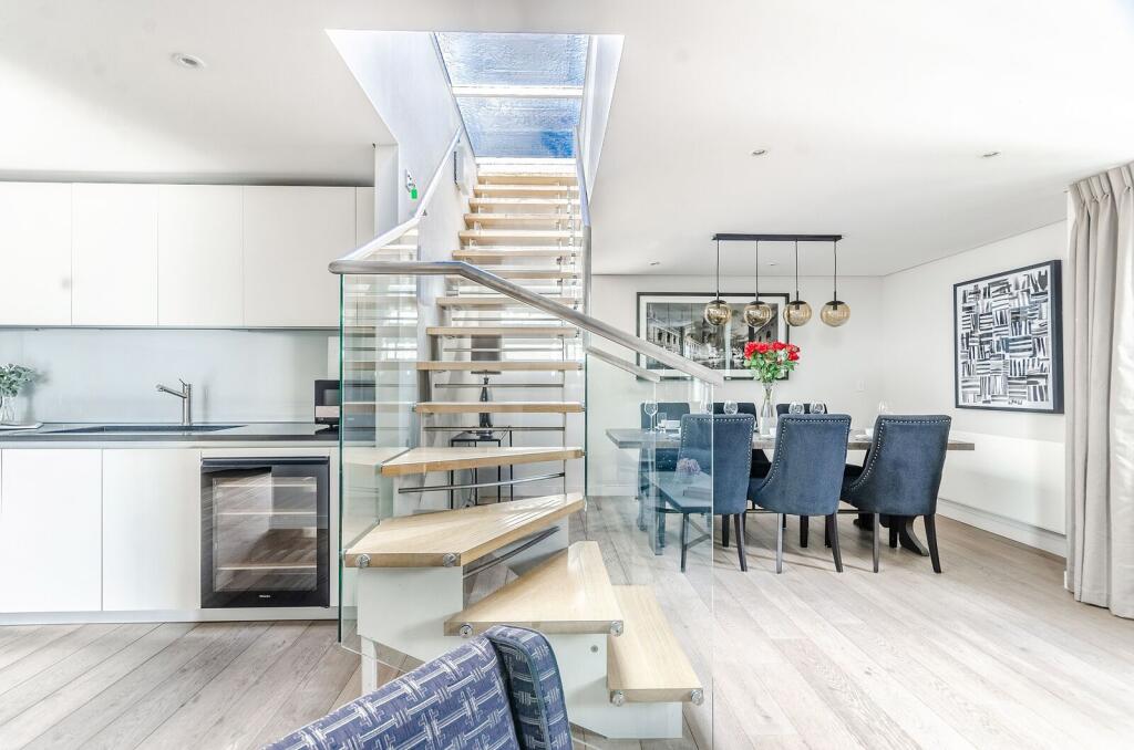 4 bed 1st Floor Flat for rent in London. From Foxtons - Marylebone