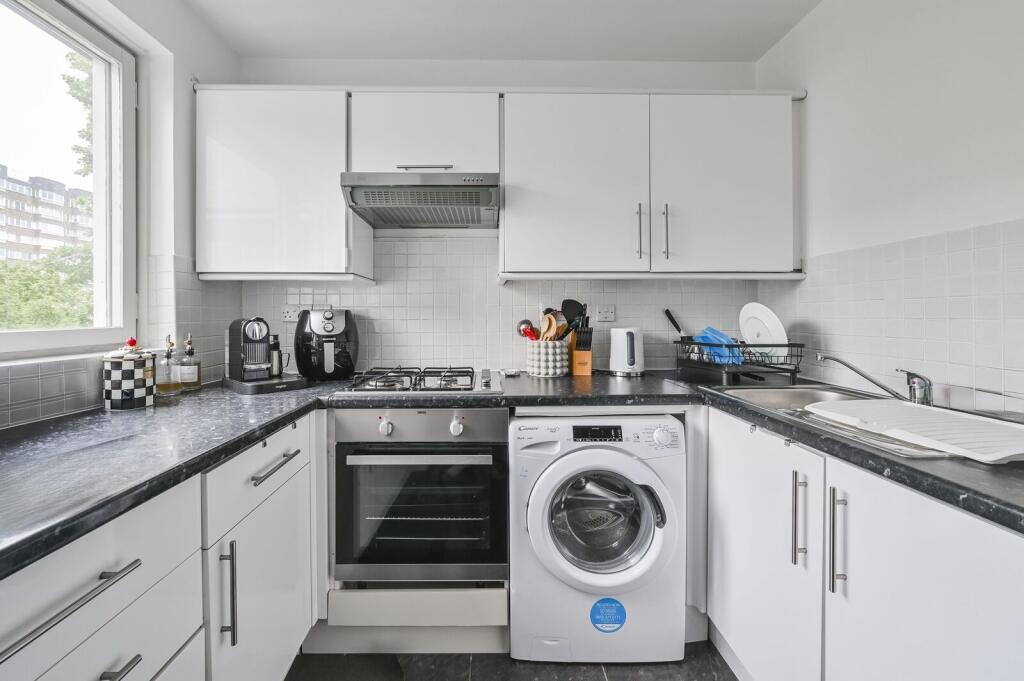 2 bed 1st Floor Flat for rent in London. From Foxtons - Marylebone