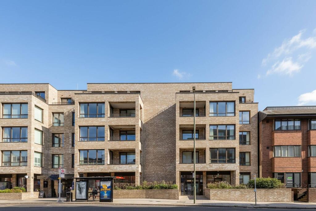 2 bed 1st Floor Flat for rent in London. From Foxtons - North Finchley