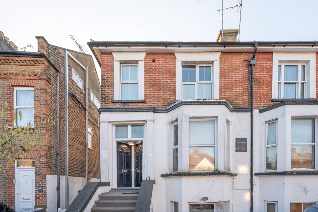 2 bed 1st Floor Flat for rent in London. From Foxtons - North Finchley