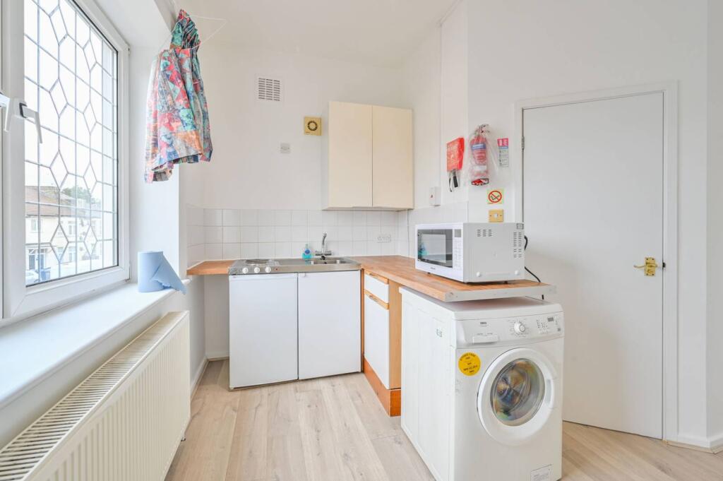 0 bed Studio for rent in London. From Foxtons - North Finchley