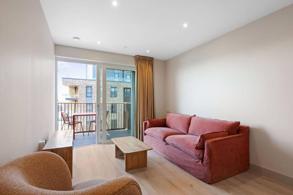 1 bed 1st Floor Flat for rent in . From Foxtons - North Finchley