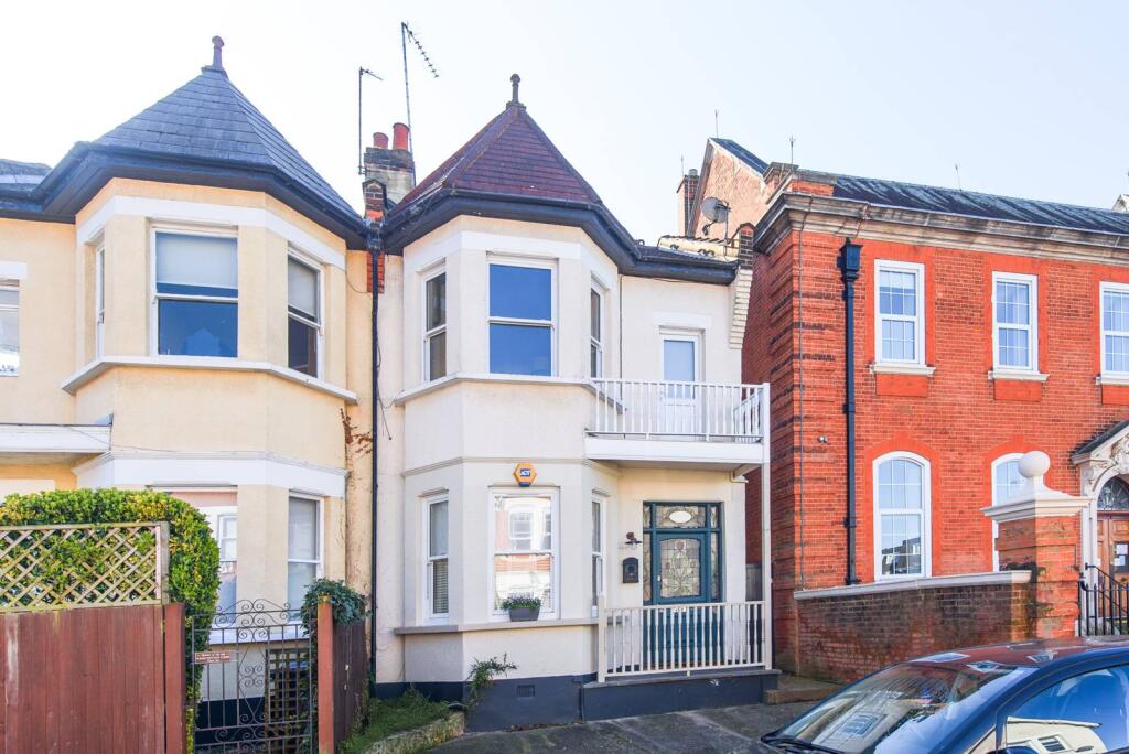 2 bed 1st Floor Flat for rent in Barnet. From Foxtons - North Finchley