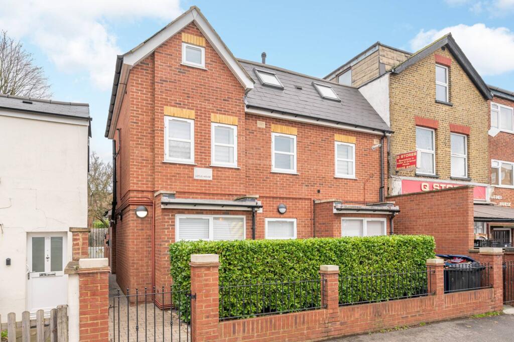 2 bed 1st Floor Flat for rent in Friern Barnet. From Foxtons - North Finchley