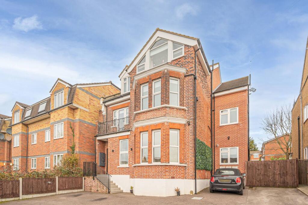 2 bed 1st Floor Flat for rent in Hadley Wood. From Foxtons - North Finchley