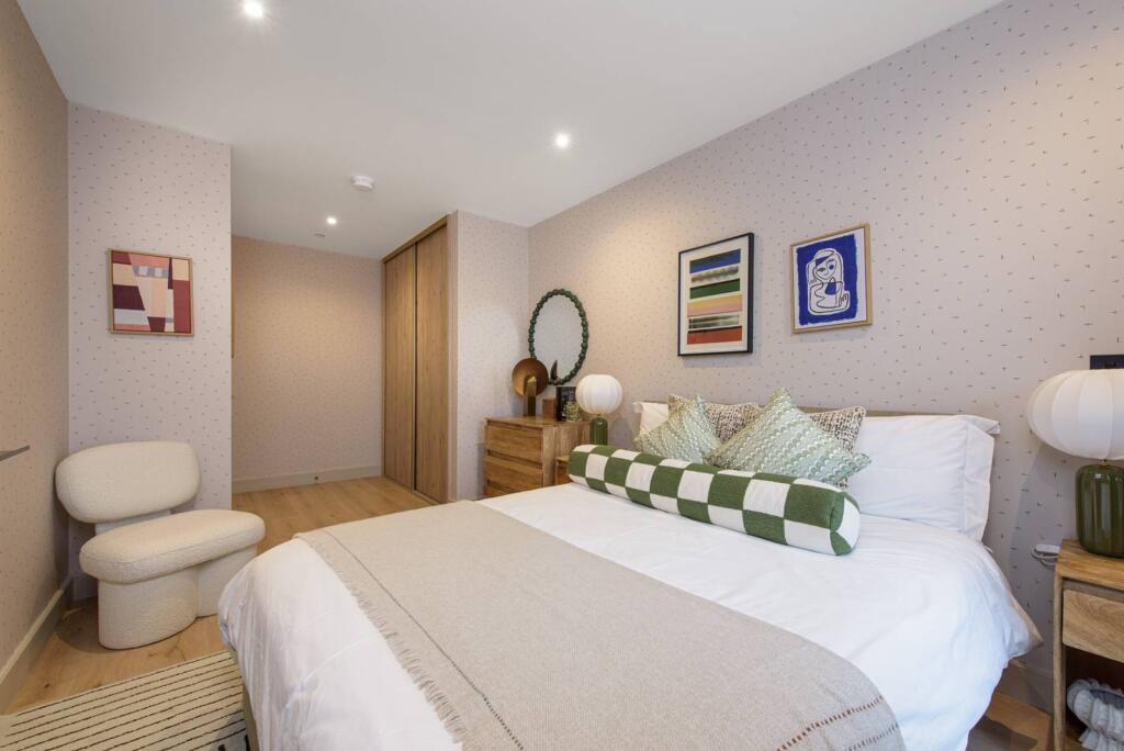 1 bed 1st Floor Flat for rent in . From Foxtons - North Finchley