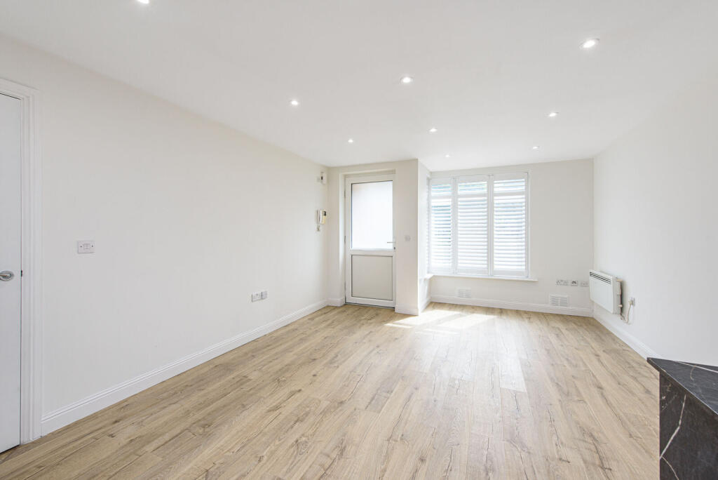 1 bed 1st Floor Flat for rent in Southgate. From Foxtons - North Finchley