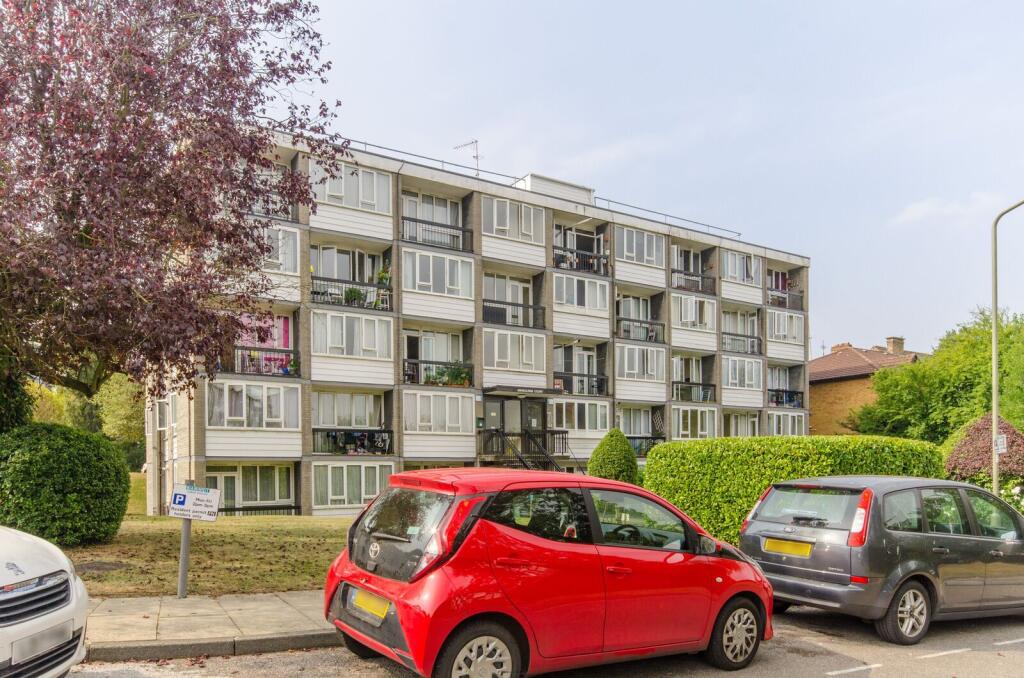 2 bed 1st Floor Flat for rent in London. From Foxtons - North Finchley