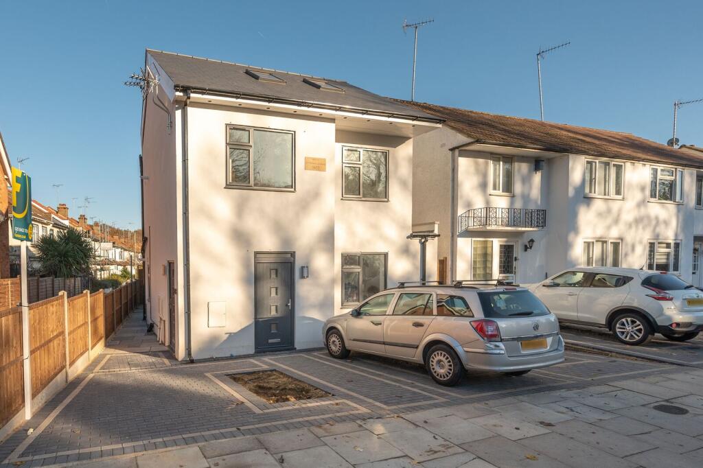 1 bed 1st Floor Flat for rent in Friern Barnet. From Foxtons - North Finchley
