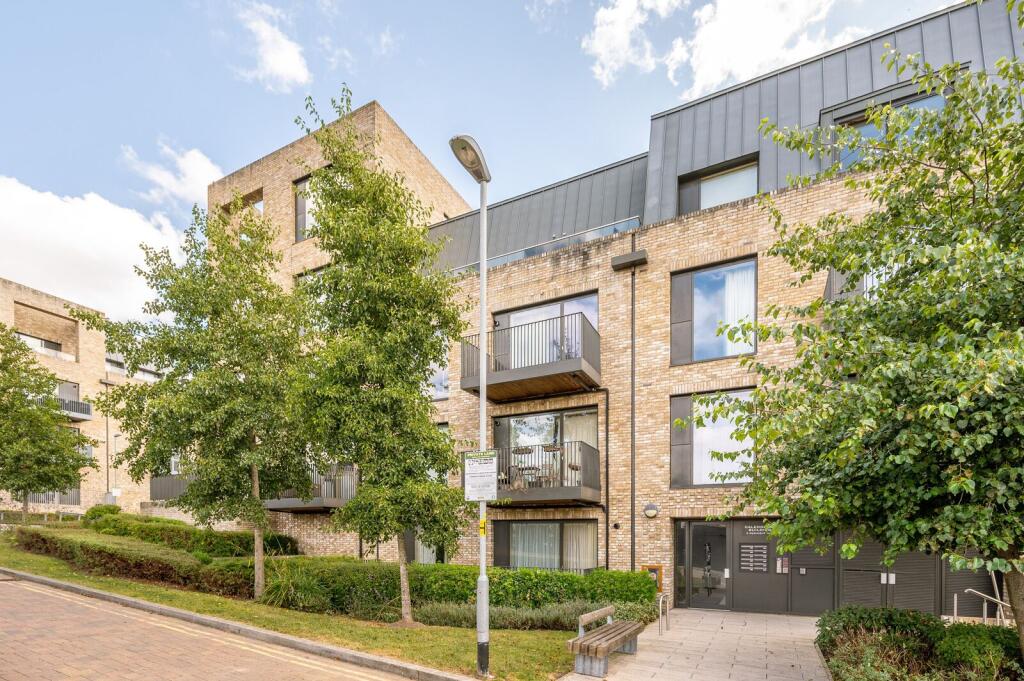 1 bed 1st Floor Flat for rent in Finchley. From Foxtons - North Finchley