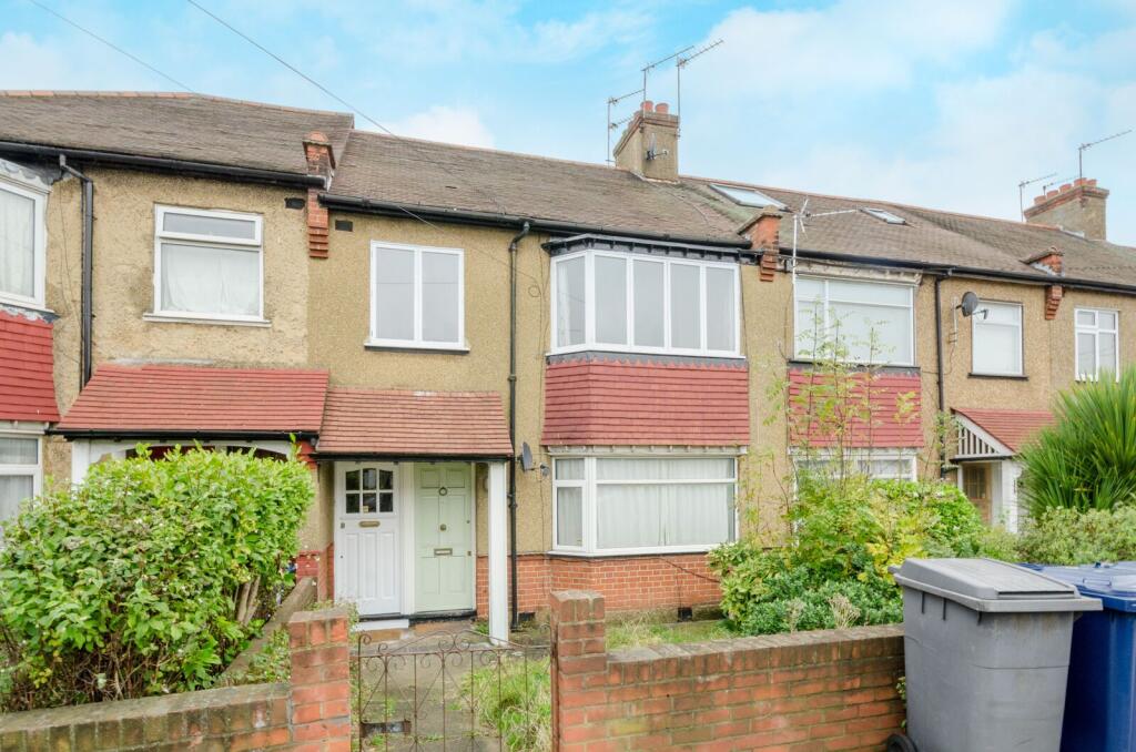 3 bed 1st Floor Flat for rent in London. From Foxtons - North Finchley