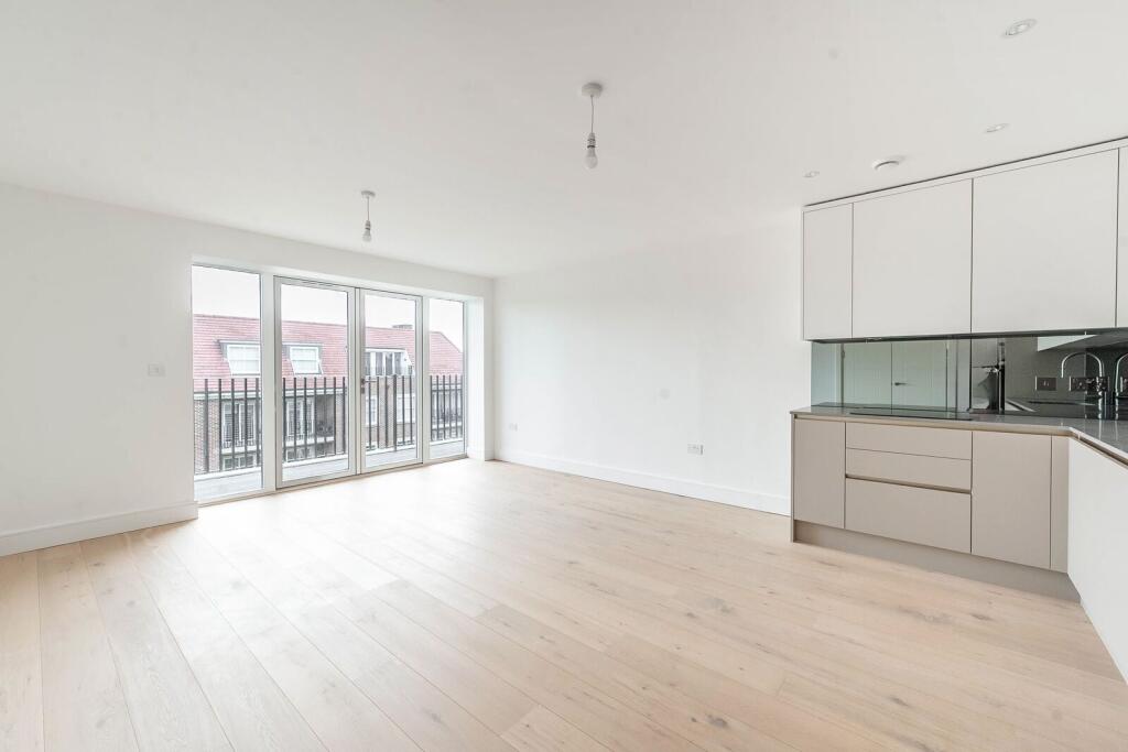 2 bed 1st Floor Flat for rent in London. From Foxtons - North Finchley