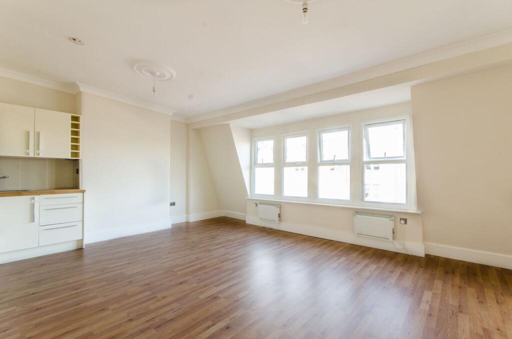 1 bed 1st Floor Flat for rent in Friern Barnet. From Foxtons - North Finchley